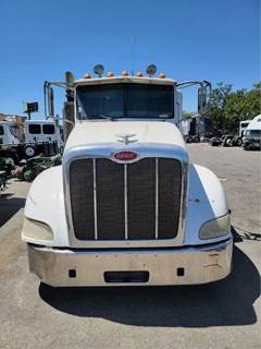 Peterbilt 384 Salvage Truck