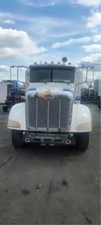 Peterbilt 384 Salvage Truck