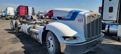 Peterbilt 384 Salvage Truck