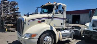 Peterbilt 384 Salvage Truck