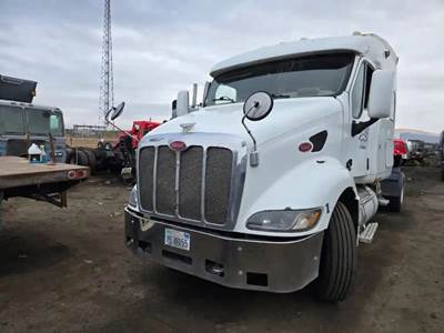 Peterbilt 387 Salvage Truck