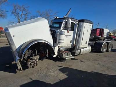 Peterbilt 389 Salvage Truck
