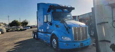 Peterbilt 579 Salvage Truck