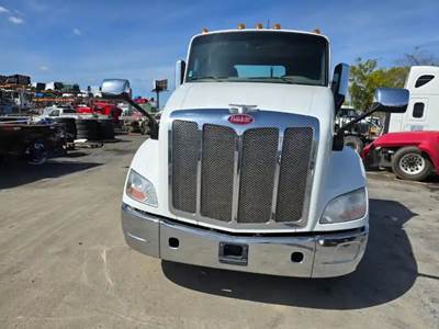 Peterbilt 579 Salvage Truck