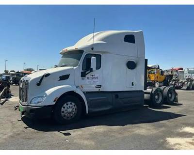 Peterbilt 579 Salvage Truck