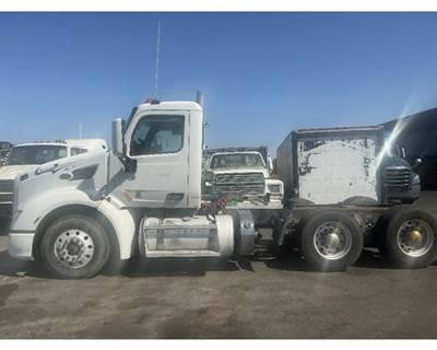 Peterbilt 579 Salvage Truck