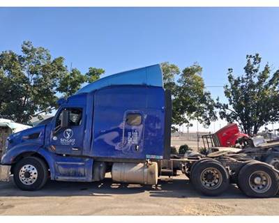 Peterbilt 579 Salvage Truck