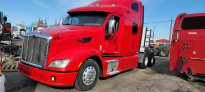 Peterbilt 587 Salvage Truck