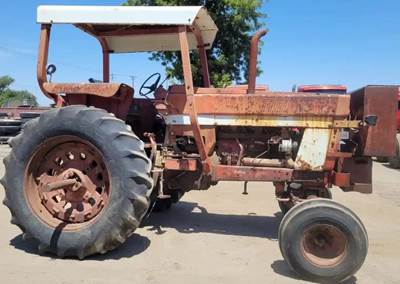 1976 International Harvester
VIN: UNK G-114402 EQP
ESN: 414TT2U069640
CARB
