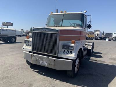 Volvo / WhiteGMC WCM Salvage Truck