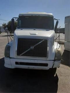 Volvo VNL Salvage Truck