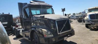 Volvo VNL Salvage Truck