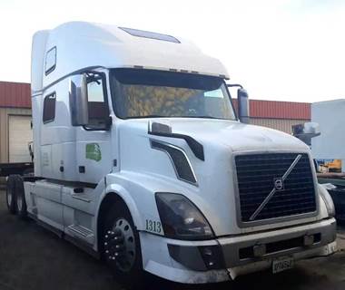 Volvo VNL Salvage Truck