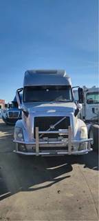 Volvo VNL Salvage Truck