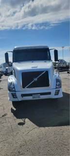 Volvo VNL Salvage Truck