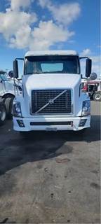 Volvo VNL Salvage Truck