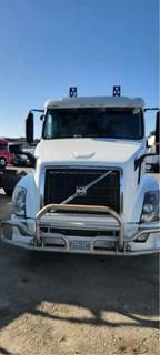 Volvo VNL Salvage Truck