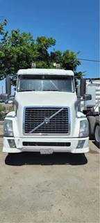 Volvo VNL Salvage Truck