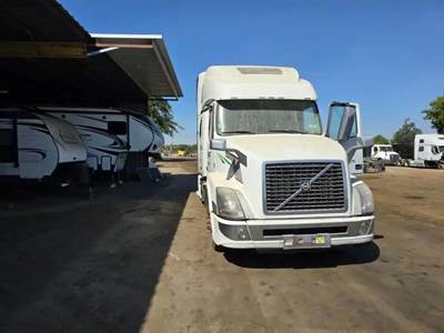 Volvo VNL Salvage Truck