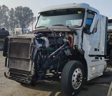 Volvo VNL Salvage Truck