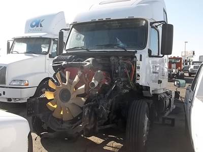 Volvo VNL Salvage Truck