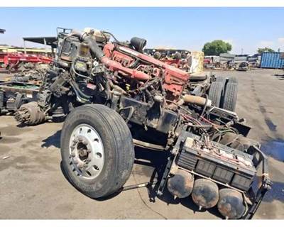 Volvo VNL Salvage Truck