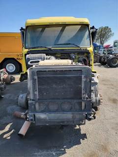 Volvo VNL670 Salvage Truck