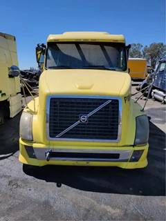 Volvo VNL670 Salvage Truck