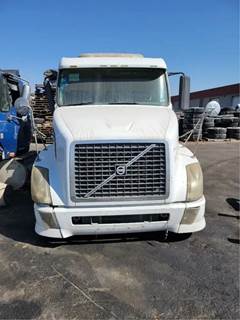 Volvo VNL670 Salvage Truck
