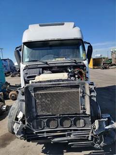 Volvo VNL670 Salvage Truck
