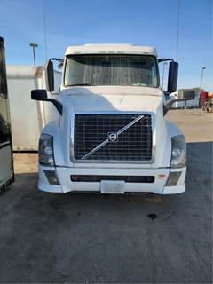 Volvo VNL670 Salvage Truck