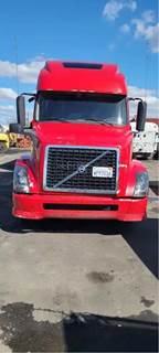 Volvo VNL670 Salvage Truck