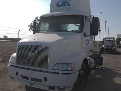 Volvo VNM Salvage Truck
