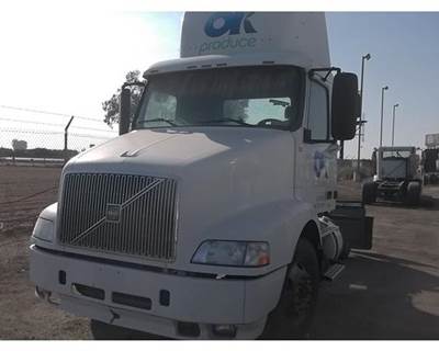 Volvo VNM Salvage Truck