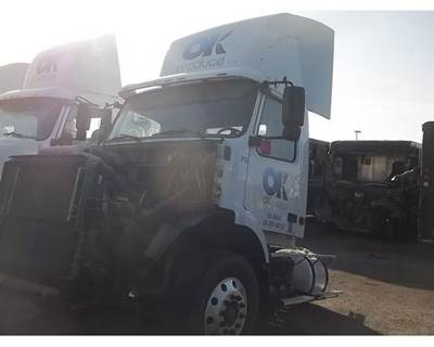 Volvo VNM Salvage Truck