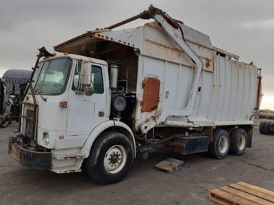 Volvo XPEDITOR WX Salvage Truck