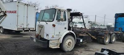 Volvo XPEDITOR WX Salvage Truck