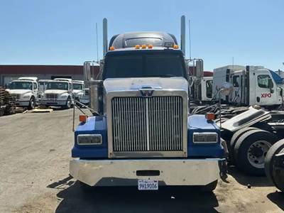 Western Star 4900FA Salvage Truck