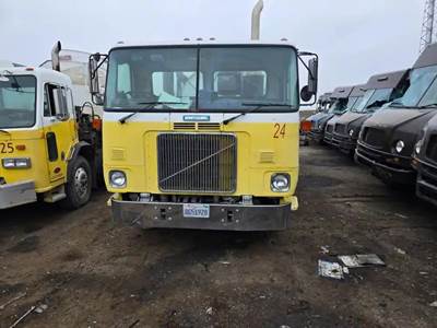 White WXR Salvage Truck