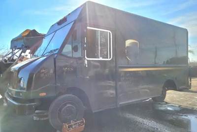 Workhorse W42 Salvage Truck