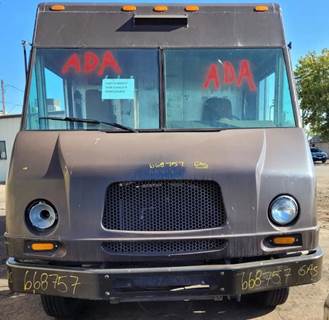 Workhorse W42 Salvage Truck