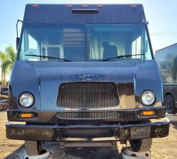 Workhorse W42 Salvage Truck