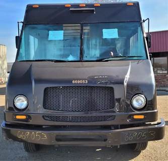 Workhorse W42 Salvage Truck