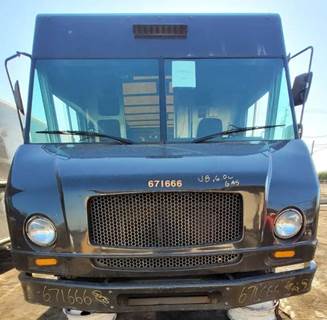 Workhorse W42 Salvage Truck