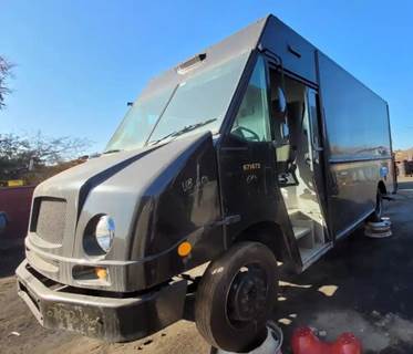 Workhorse W42 Salvage Truck