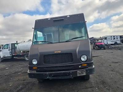 Workhorse W42 Salvage Truck