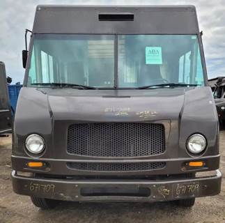 Workhorse W42 Salvage Truck