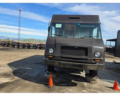 Workhorse W42 Salvage Truck