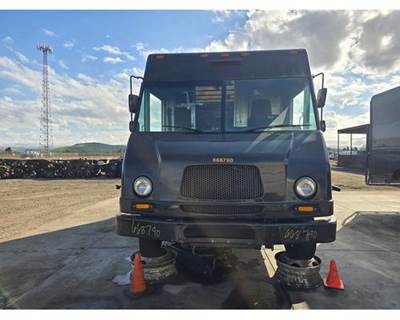 Workhorse W42 Salvage Truck