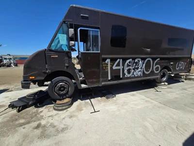 Workhorse W62 Salvage Truck